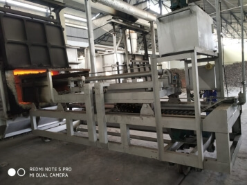 Pusher Type Scrap Charging Machine With Furnace